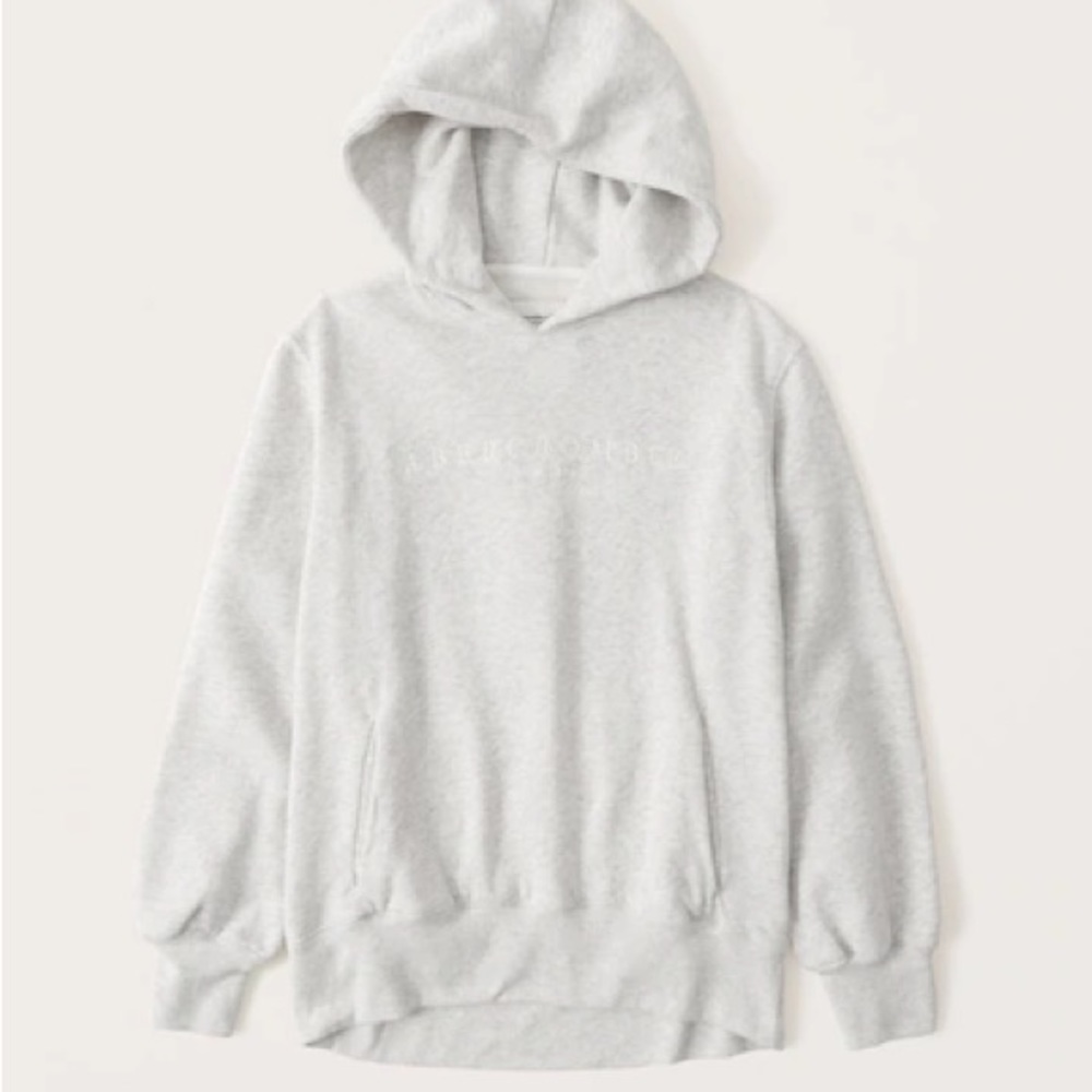 ABERCROMBIE EMBROIDERED LOGO POPOVER HOPDIE